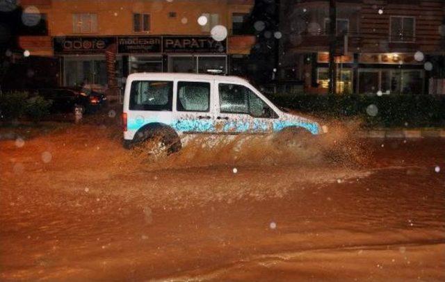 Didim, Sağanak Yağmura Teslim Oldu