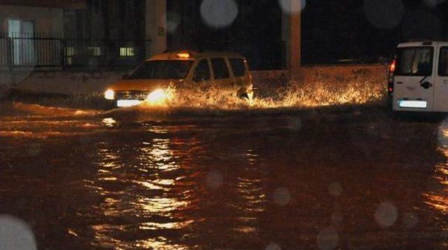 Didim, Sağanak Yağmura Teslim Oldu