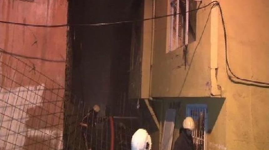 Fatih'te Korkutan Yangın