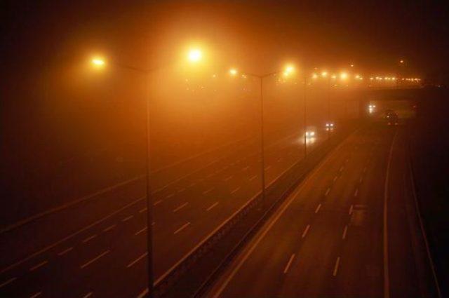 İstanbul da Gece Sis Etkili Oldu 1