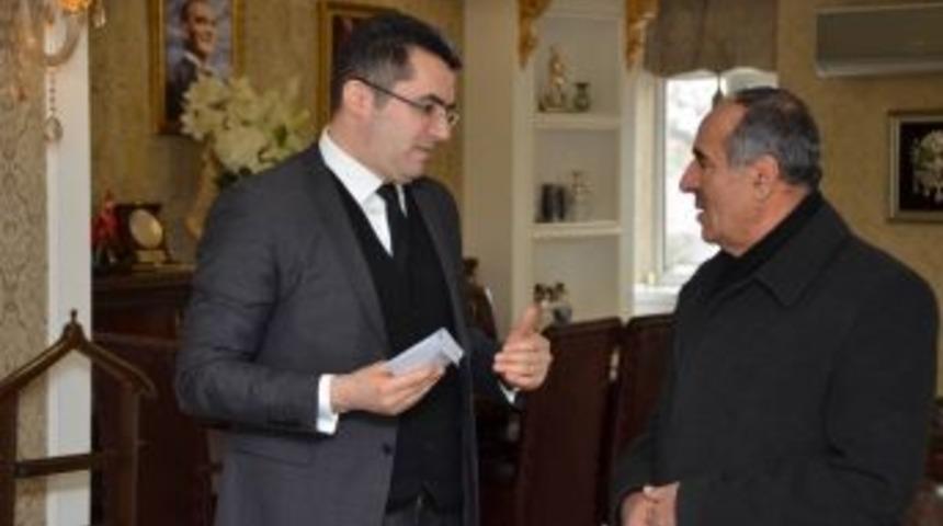 Emekli Maaşını Mehmet&ccedil;iğe Bağışladı