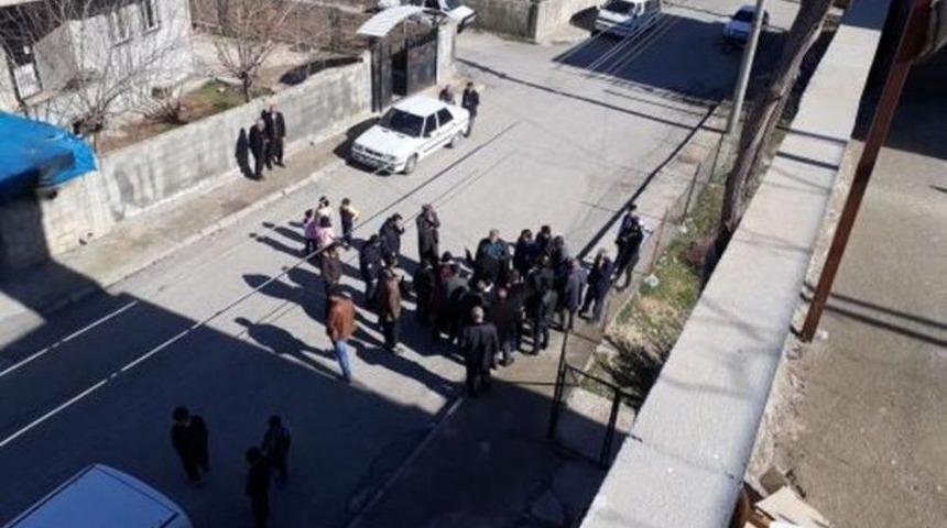 Adıyaman&rsquo;da Baz İstasyonu Tepkisi