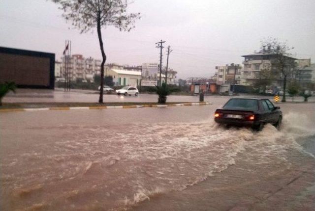 Antalya Sel Ve Su Baskınlarına Teslim Oldu 1