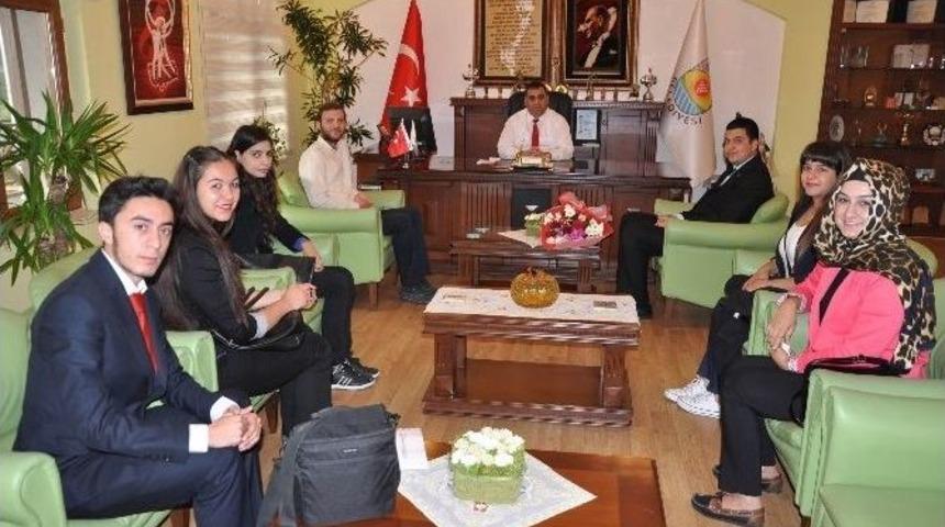 Tarsus Kent Konseyi Gen&ccedil;lik Meclisi&rsquo;nden Başkan Can&rsquo;a Ziyaret