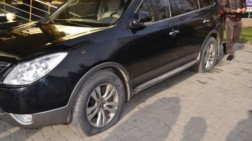 Siirt Belediye Başkanının Aracına Saldırı