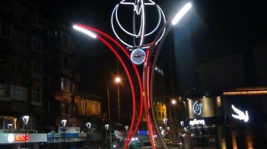 Kozlu&rsquo;ya Modern Saat Kuleleri