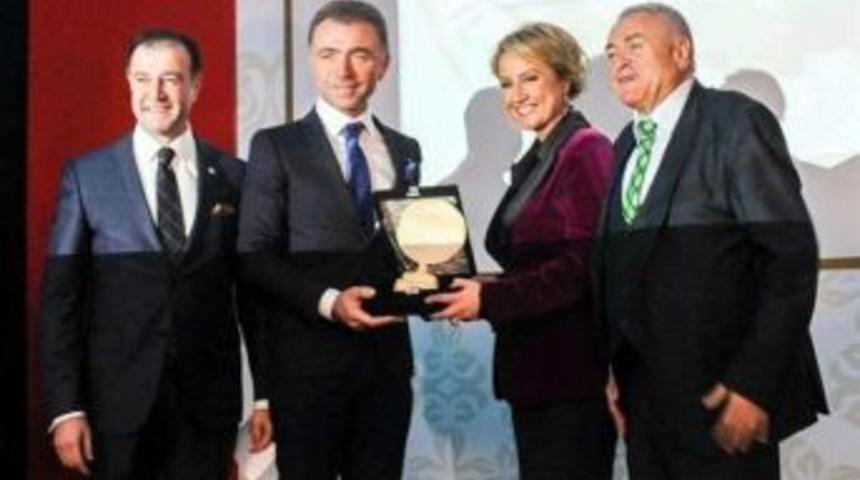 Erkan G&uuml;ral&rsquo;a &rsquo;&uuml;st&uuml;n Hizmet Ve Başarı&rsquo; &Ouml;d&uuml;l&uuml;