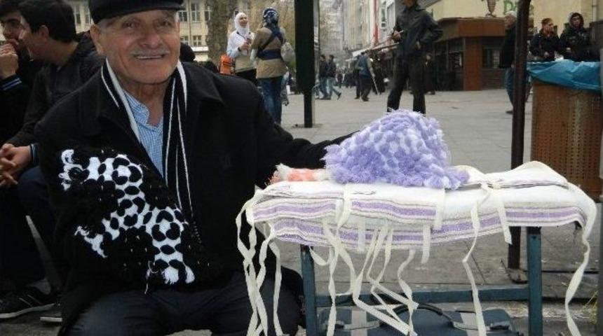 45 Yıldan Beri İğne, İplik Satarak Ge&ccedil;imini Sağlıyor