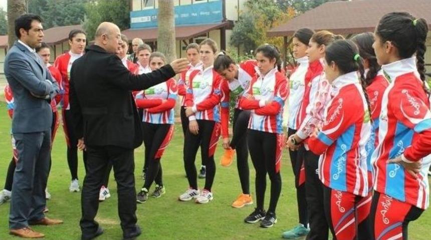 Tohm Sporcularına Malzeme Dağıtıldı