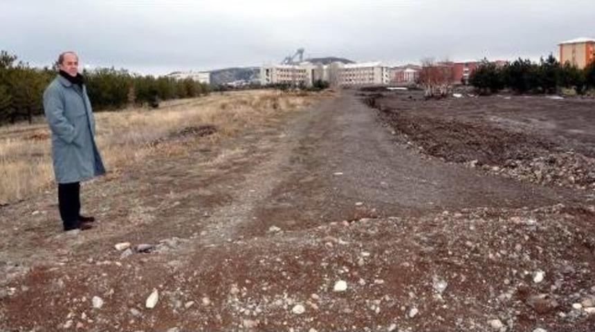 &Uuml;niversitede Ağa&ccedil; Katliamına Mahkeme 'dur' Dedi