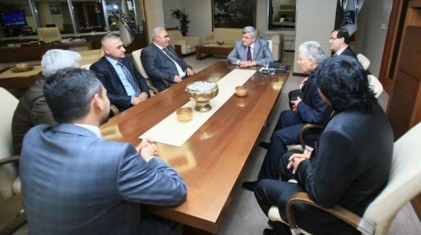 Başkan Karaosmanoğlu Hemşehri Derneklerini Kabul Etti