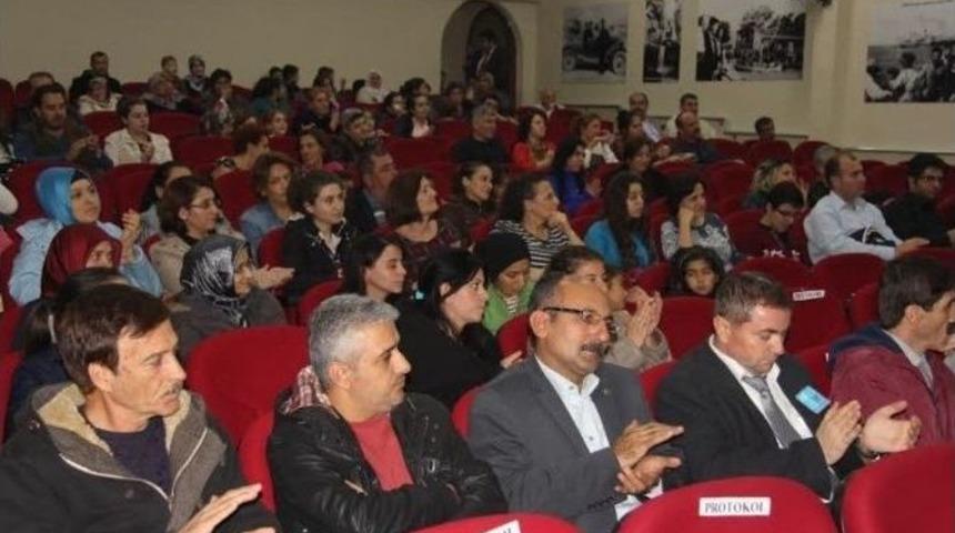 Burhaniye&rsquo;de Okulda Ve Ailede İletişim Konferansı