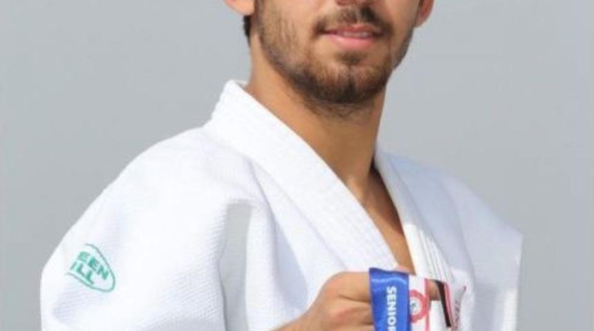 İzmir B&uuml;y&uuml;kşehir Belediyesporlu Ahmet: "tesad&uuml;fen Şampiyon"