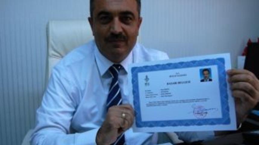 Validen &Ouml;zel İdare Genel Sekreterine Başarı Belgesi