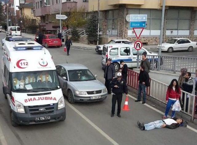 Yolun Karşısına Geçerken Otomobil Çarptı 1