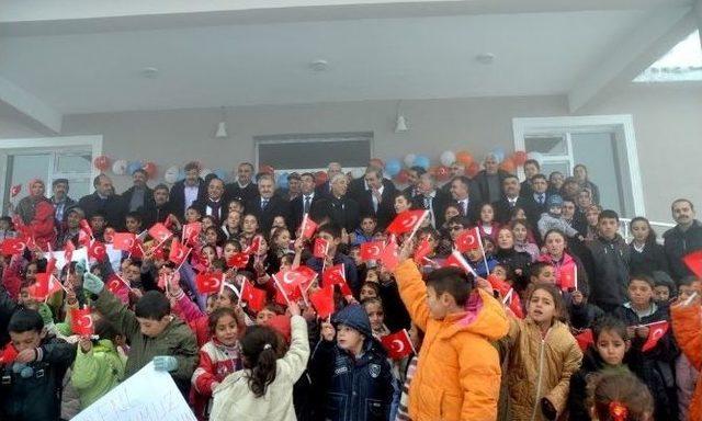 Sarıkamış’ta Yapımı Tamamlanan Köy İlkokulları Hizmete Açıldı