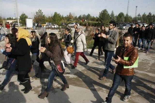 D&uuml; &Ouml;ğrencileri Saldırıları Kınadı 3