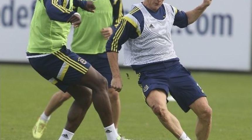 Fenerbah&ccedil;e, Sivasspor Ma&ccedil;ı Hazırlıklarını S&uuml;rd&uuml;r&uuml;yor