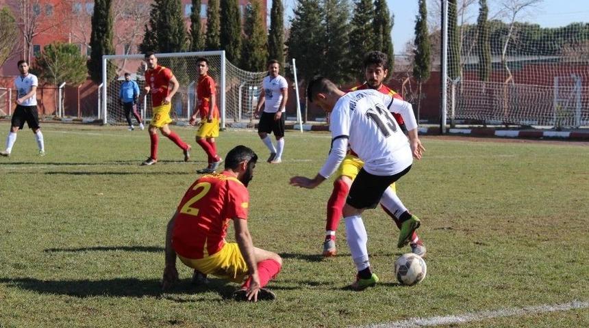 Kula Ülküspor Liderliğini Koruyor