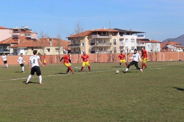 Kula Ülküspor Liderliğini Koruyor