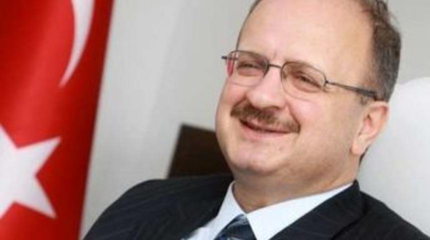 Katip &Ccedil;elebi&rsquo;nin Rekt&ouml;r&uuml; Prof. Galip Akhan