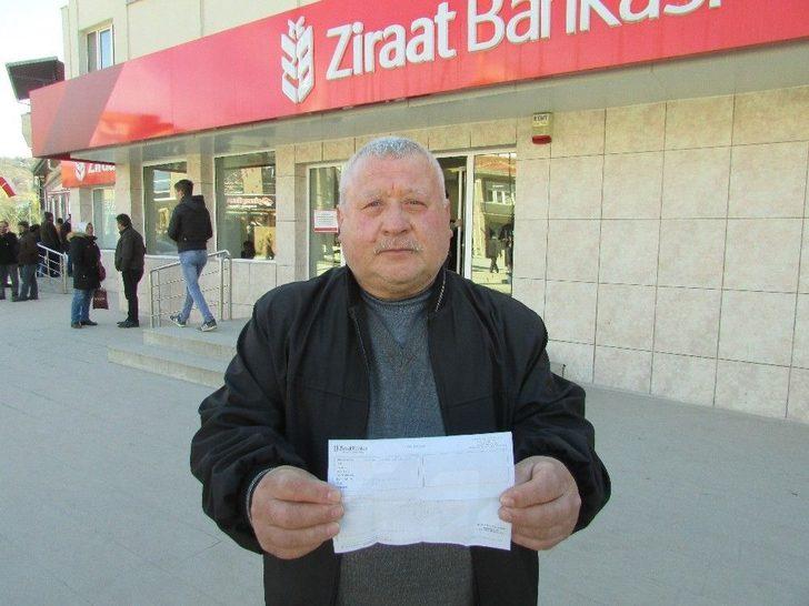 İki Aylık Emekli Maaşını Mehmetcik’e Bağışladı