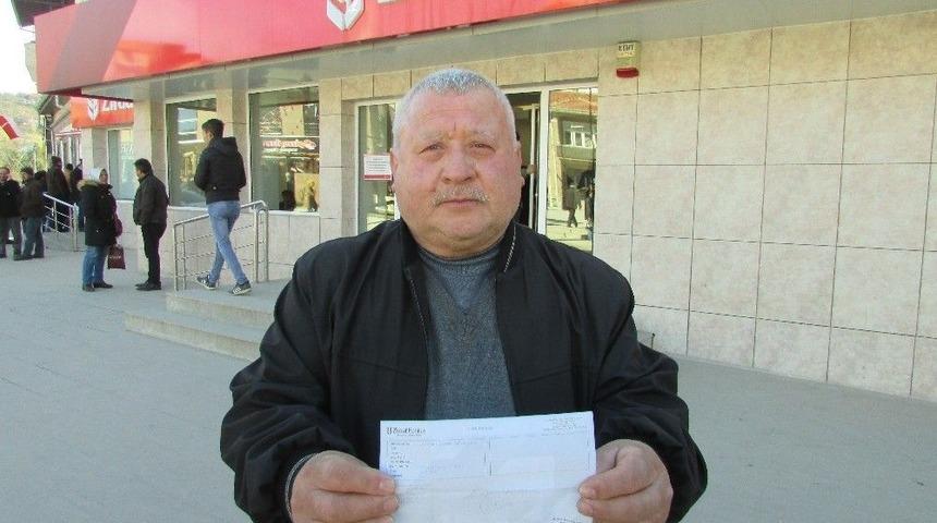 İki Aylık Emekli Maaşını Mehmetcik&rsquo;e Bağışladı