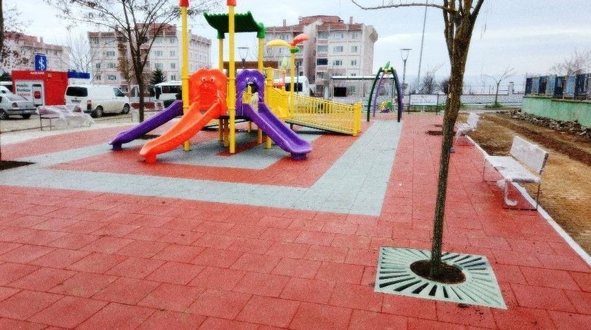 İzmit Belediyesi Ayazma&rsquo;da Park Yaptı