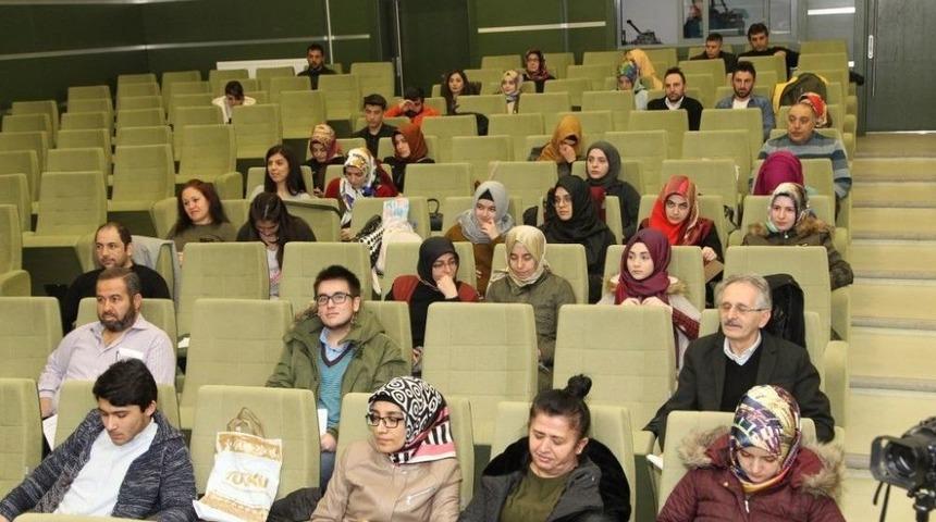 Yazarlık At&ouml;lyesi&rsquo;nde S&ouml;z Sırası Katılımcılarda