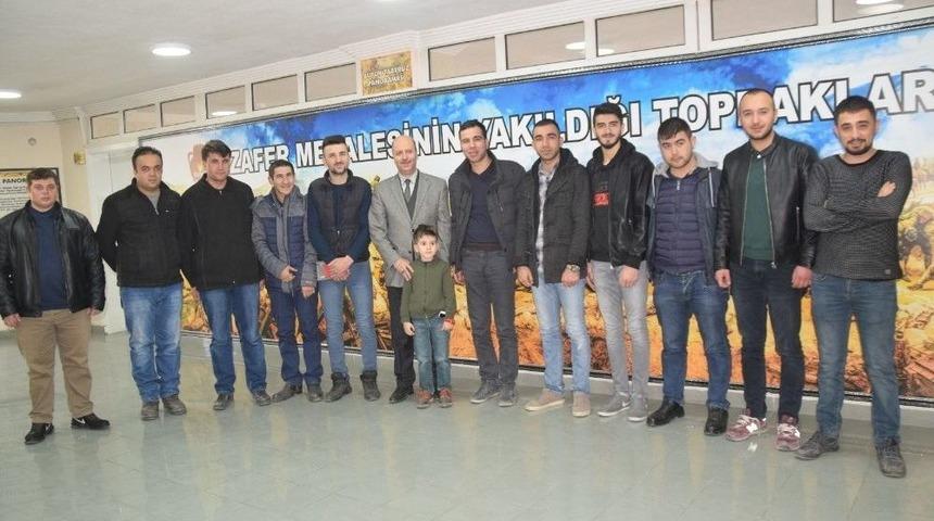 Ak Parti Gen&ccedil;lik Kollarından Şuhut Belediye Başkanı Recep Bozkurt&rsquo;a Ziyaret