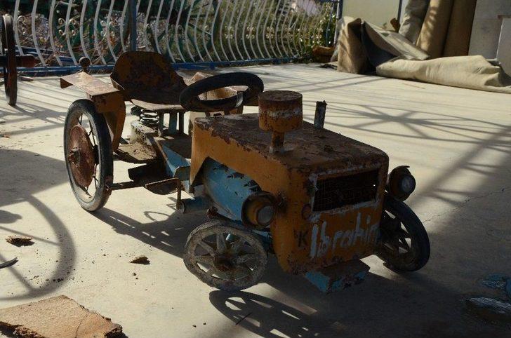 Hurda Malzemeleri Süs Olarak Kullandı G3