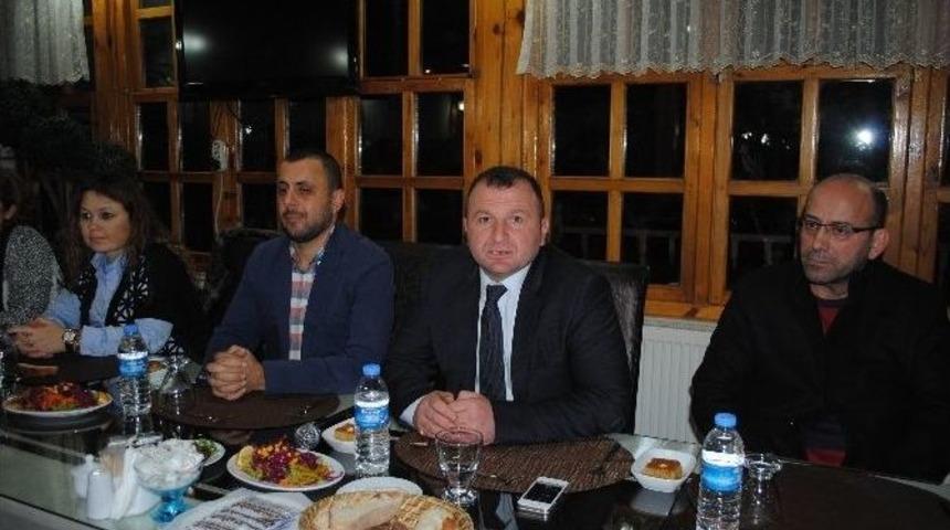 Ak Parti&rsquo;li D&uuml;men Basın Toplantısı D&uuml;zenledi