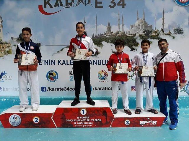 Karate 34 Süper Liginden Bigalı Karateciler Madalyalarla Döndü