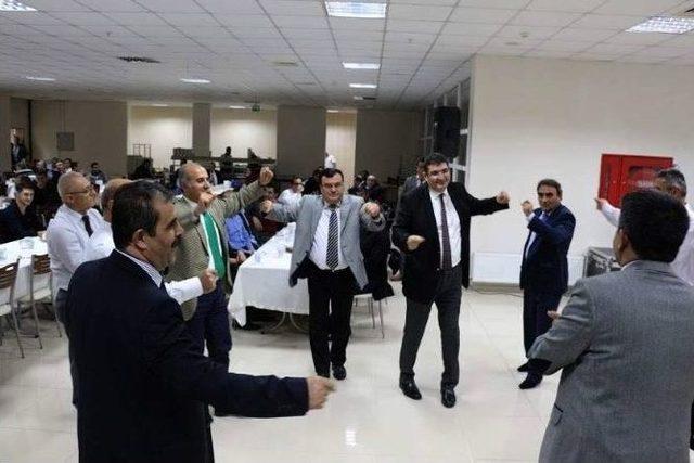 &Uuml;niversite Personelinin Yıl Sonu Keyfi 1