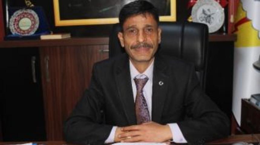 Yağmur &Ccedil;ift&ccedil;inin Y&uuml;z&uuml;n&uuml; G&uuml;ld&uuml;rd&uuml;