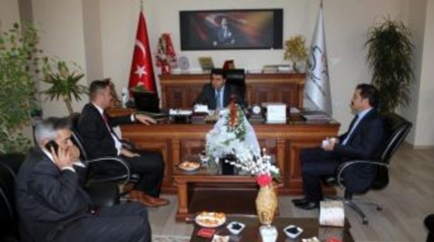 Kaymakam Sarı&rsquo;dan M&uuml;d&uuml;r Kırekin&rsquo;e Ziyaret
