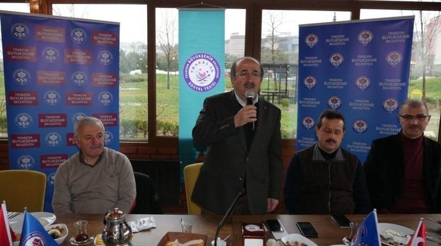 Başkan G&uuml;mr&uuml;k&ccedil;&uuml;oğlu, &Ccedil;alışma Arkadaşlarıyla Bir Araya Geldi