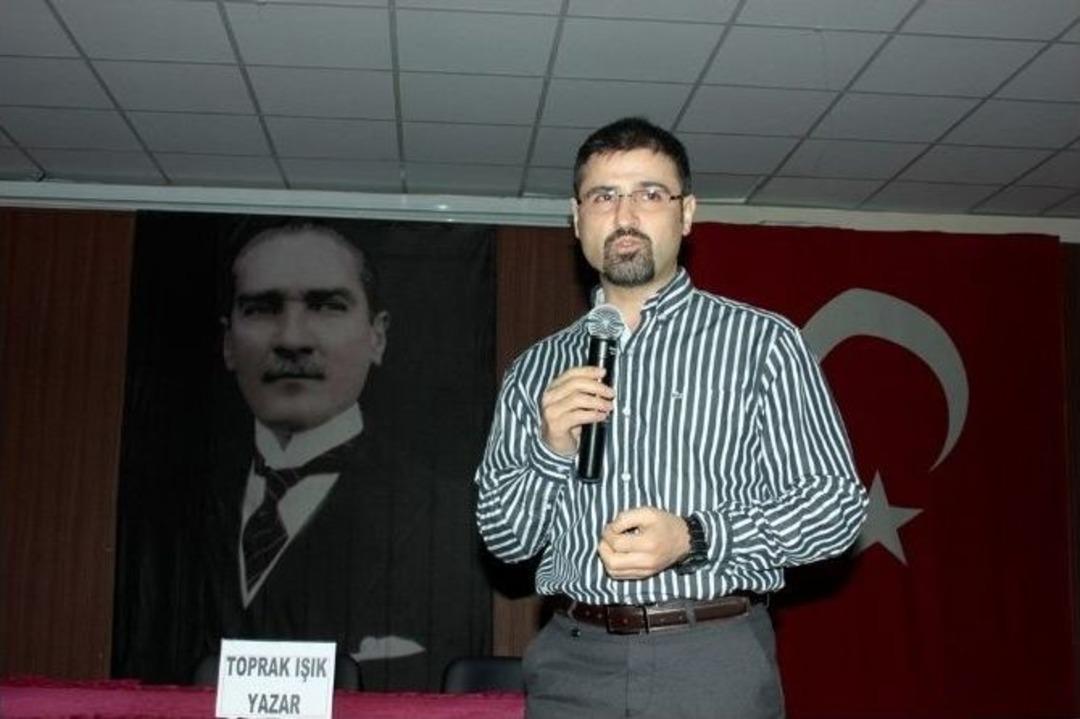 Yazar Toprak Işık Gkv&rsquo;lilerle Buluştu