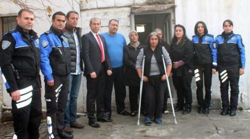 Emniyet M&uuml;d&uuml;r&uuml; Zor Durumdaki Aileye Sahip &Ccedil;ıktı