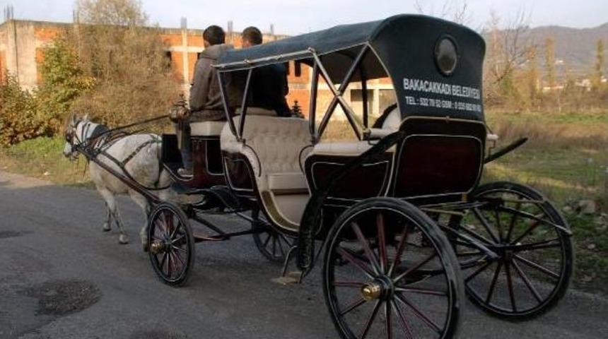 Atat&uuml;rk'ten Esinlenilerek Yaptırılan Fayton, Parke Taşı İle Takas Edildi