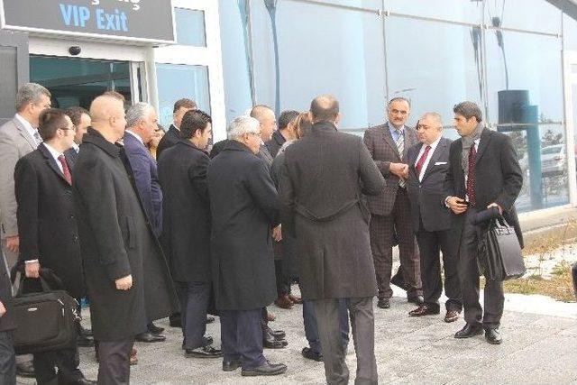 Türk, Azeri Ve Gürcü Dışişleri Bakanları Kars’a Geldi