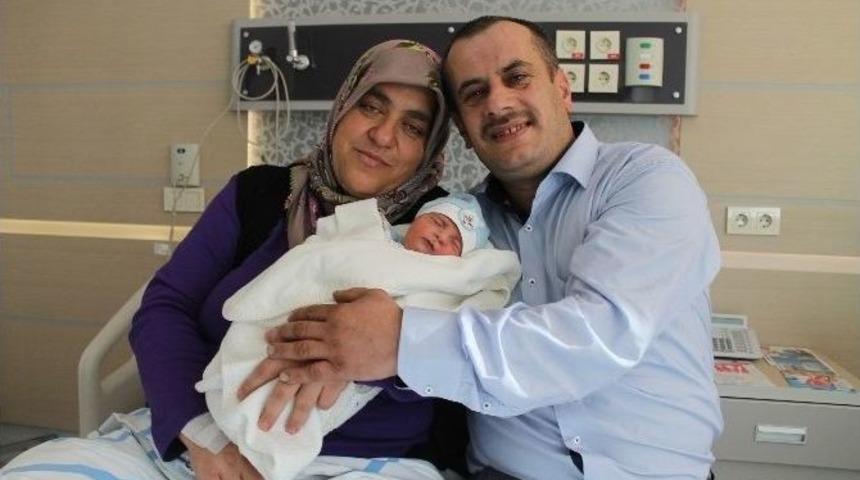 25 Yıl Sonra &rsquo;umut&rsquo;larını Kucakladılar