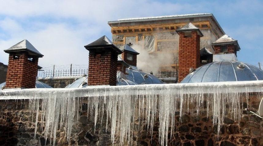 Ağrı Eksi 18 Dereceyi G&ouml;rd&uuml;