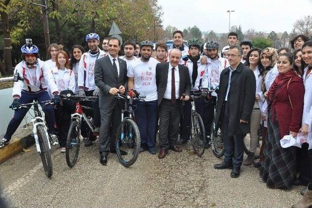 Üniversite Öğrencileri Organ Bağışı İçin 100 Kilometre Pedal Çevirdi 1