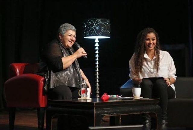 Serra Yılmaz: Papa nın Çevirmenliğini Yaptım Diye Beni Hristiyanlıkla Suçlayan Oldu 1