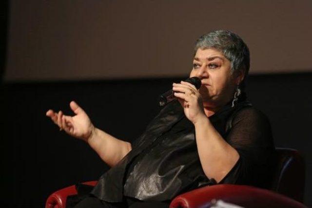 Serra Yılmaz: Papa nın Çevirmenliğini Yaptım Diye Beni Hristiyanlıkla Suçlayan Oldu 2