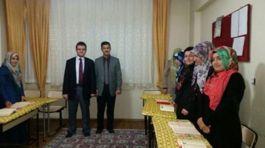 Kaymakam Osman Doğramacı, Kur&rsquo;an Kursu&rsquo;nu Ziyaret Etti