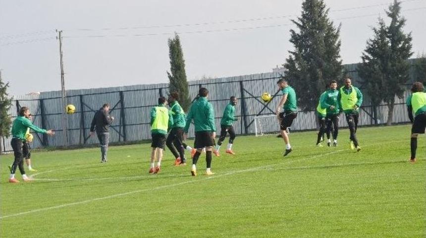 Akhisar&rsquo;da Tek Hedef 3 Puan