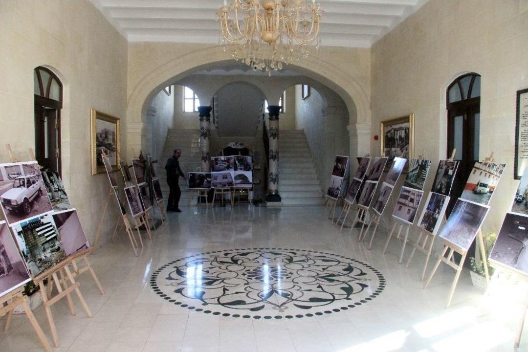 Kilis Valiliğinin Tarihi S&uuml;tunları Zeytin Dalı Motifleriyle S&uuml;slendi