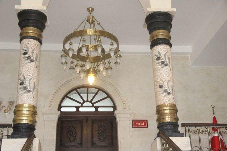 Kilis Valiliğinin Tarihi Sütunları Zeytin Dalı Motifleriyle Süslendi G3